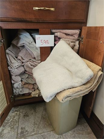 Bath Towels, Hand Towels & Wash Cloths - Sizes, Colors & Makers Vary