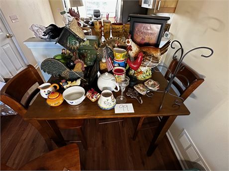 Large lot of Hen/rooster Decorations