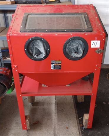 Central Pneumatic 40 Lb Capacity Sand Blaster Cabinet