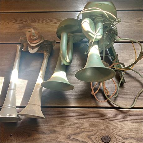 Vintage Auto/Truck Air Horns