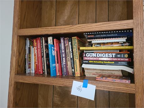 Bookshelf of Gun Books & Magazines : Antique Guns / Guides & More