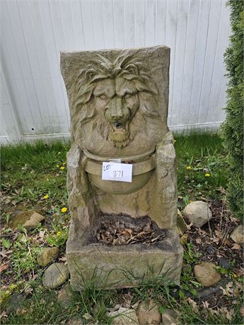 Outdoor Light Weight Lion Fountain - Needs Pump