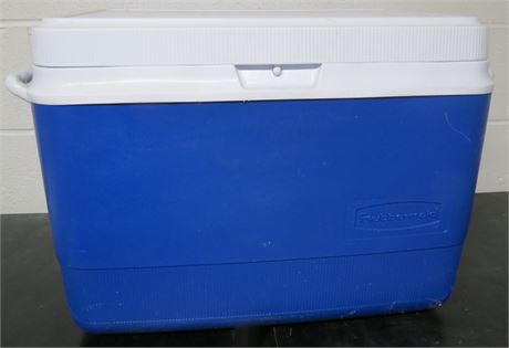 Rubbermaid Cooler
