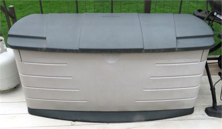 Rubbermaid Deck Box