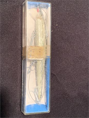 Vintage Rebel Lure 302-SW Gold Fishing Lure 5 1/2 Inch In Original Box