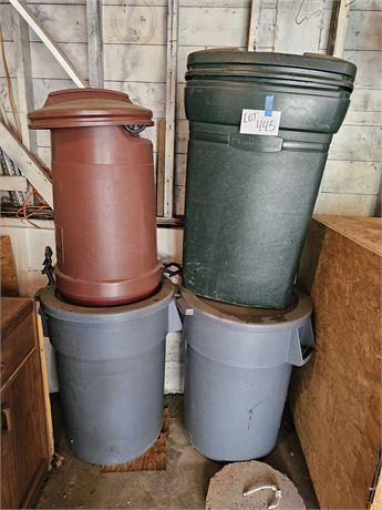 Mixed Outdoor Trashcan Lot