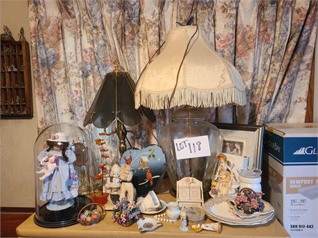 Home Decor Lot:Glass Etched Lamp/Tinted Shade Lamp/Vintage Figurines/Ann. Clock