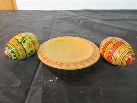 Vintage Russian Ukraine Hand Painted Wood Art Eggs & Saucer