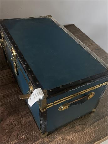 Vintage Seward Steamer Trunk/Luggage Storage Chest