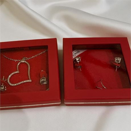 Swarovski Heart-Shaped Pendant & Earrings Set & Swarovski Stud Stud Earrings