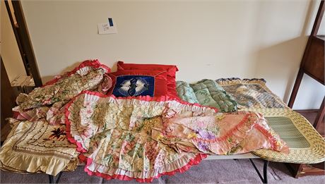 Mixed Bedding Lot: Red Satin King Size Comforter & More