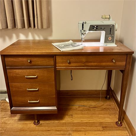 1960 Singer Touch & Sew 600E Deluxe Sewing Machine Cabinet