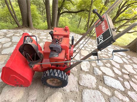 Toro 521 Gas Powered 2 Stage 50 Keg Snowblower