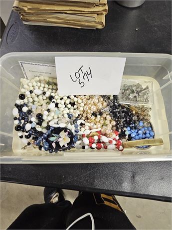 Mixed Costume Jewelry & Rosary Lot: Necklaces / Bracelets & More