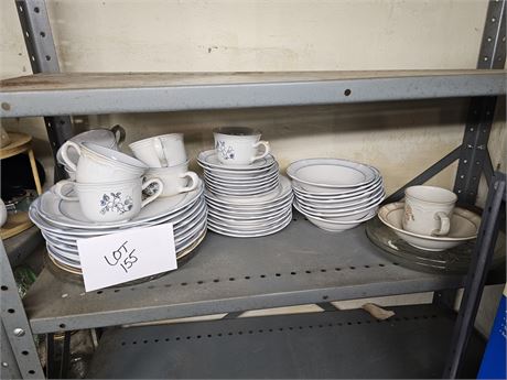 Covington Avondale Dogwood Dinnerware 30+ Pieces