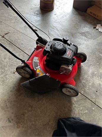 MTD 20" push lawn mower Gas powered