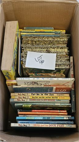 Children's Mixed Book Lot: Golden Books, Dr Seus & More