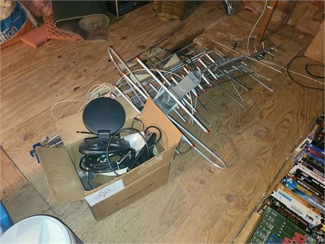 Indoor/Outdoor Antenna Lot - Different Sizes