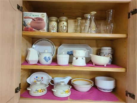 Kitchen Cupboard Cleanout: Pfaltzgraff / Corelle / Bake-n-Serve & More