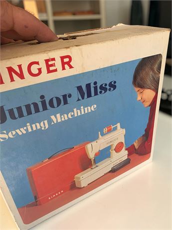Singer Junior Miss Child's Sewing Machine W/Original Box