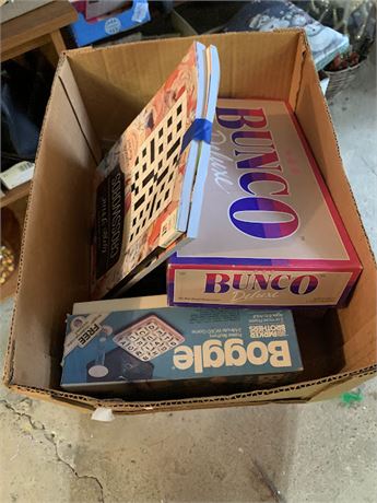 Vintage Board Game Lot Boggle Bunco Crossword Books Dice