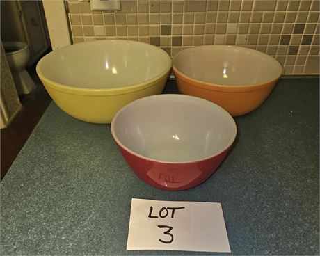 Pyrex Primary Colors Mixing Bowls (Missing Blue)