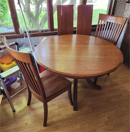 Oak Dining Table, 2 Chairs, 2 Leafs, Covers