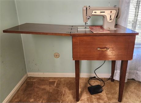 SInger Model 237 Fashionmate Sewing Machine Table