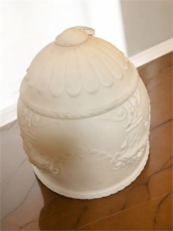 Art Decor White Milk Glass Hollywood Regency-Style Globe/Fixture/Pendant Shade