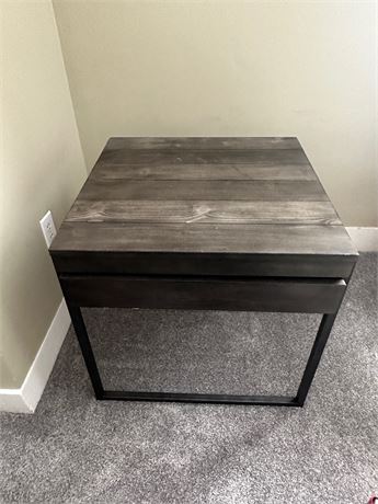 Liberty Industries Side table