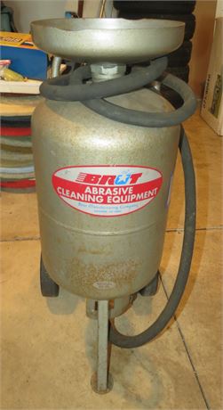 Brut Manufacturing Co. Portable Sand Blaster