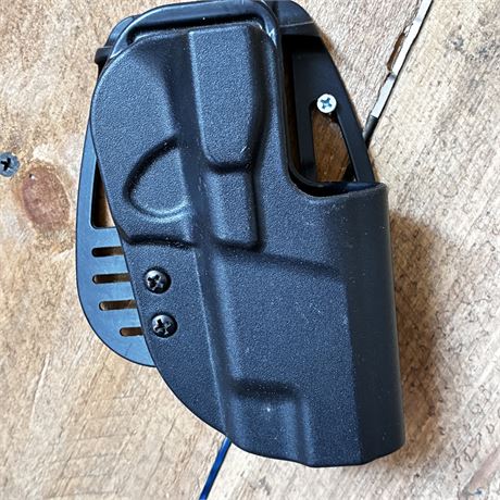 Size 15 RH Holster with Belt Clip