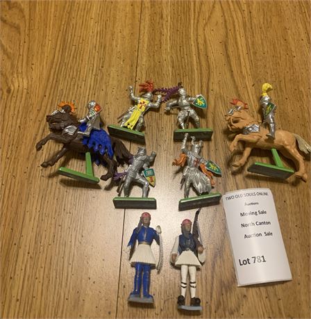 6 Britains Deetail Knight Figurines &2  AOHNA Greek Plastic Soldiers