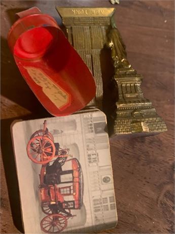 Vin Red Metal Scoop, Empire State Building Thermometer, Old Timey Car Coasters