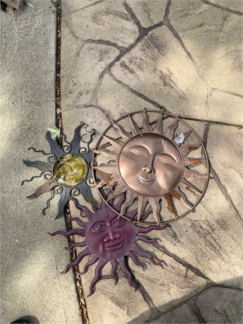 Metal Sun With Face Yard Art Decor - Set Of 3