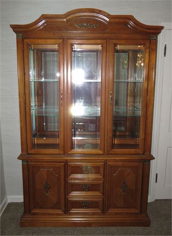 Stanley Furniture China Hutch