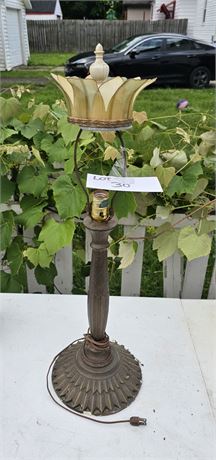 Vintage Chalkware Base Table Lamp
