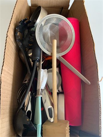 Assorted Kitchen Utensils & Tool Lot