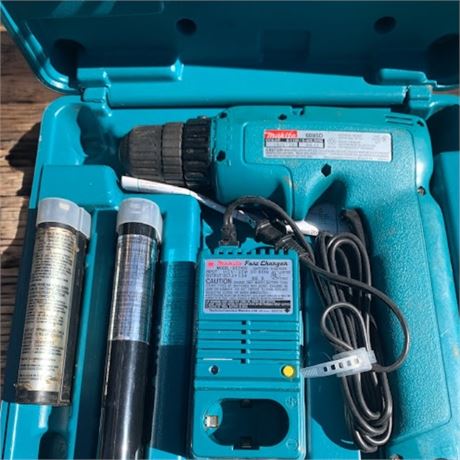 Makita Drill With Case and Charger