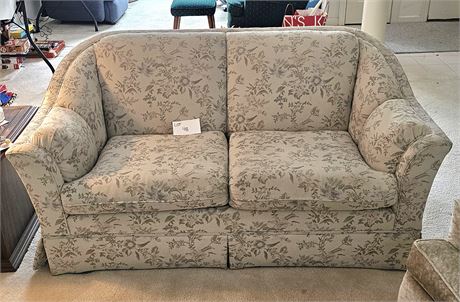 Broyhill Pastel Floral Print Loveseat