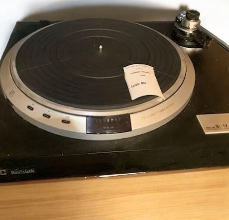 JVC QL-A7 D.D. Quartz Locked Turntable/Record Player with Original Box