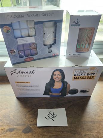 Black & Decker Massager, Warmer Gift Set & Oil Diffuser New In Box
