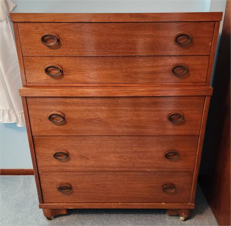 Virginia House Dresser