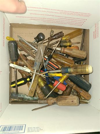 Box Full of Screwdrivers: Flathead / Phillips & More