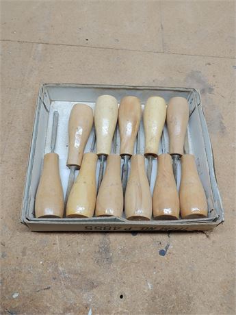 11- Piece Small Wood Carving Set