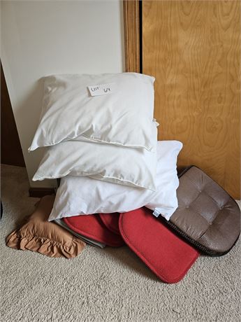 Mixed Pillow Lot: Bedding Throw / Cushions & More
