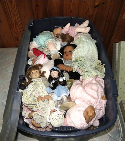 Tote Of Dolls