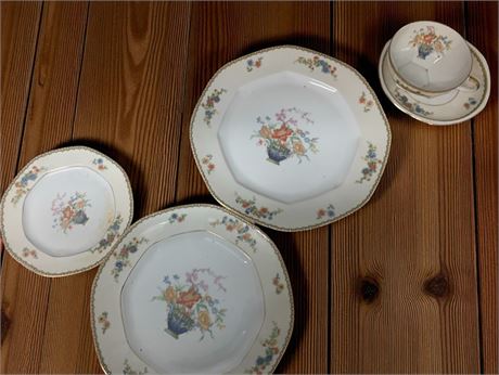 MZ Altrohlau CMR Czechoslovakia Jardiniere/MZ Altrohlau Diana Pattern China