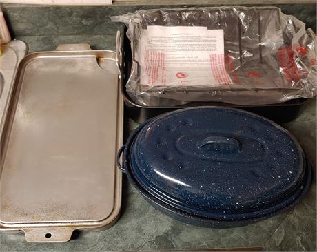 2 Roasting pans and 1 Griddle