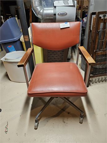 Shelby Williams Industrial Style Vinyl & Metal Office Chair on Wheels